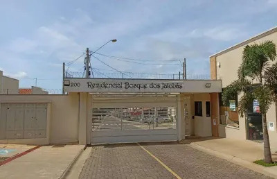 Casa de condomínio com 2 dormitórios em água vermelha