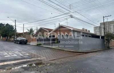 Casa com 2 quartos à venda na Rua Senador José Ermírio De Moraes, Casa De Esquina, 168, Vila Melhado, Araraquara