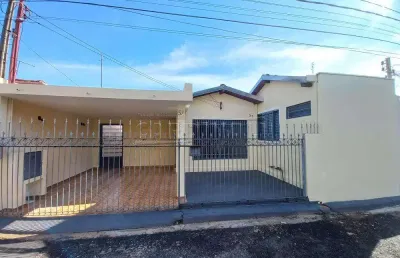 Casa com 3 quartos para alugar na Rua Francisco Couto, 57, Vila Monteiro (Gleba I), São Carlos
