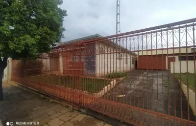Casa com 3 quartos à venda na Rua Imaculada Conceição, 975, Jardim do Carmo, Araraquara