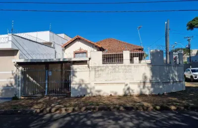 Casa com 3 quartos à venda na Rua José Benetti, 05, Vila Prado, São Carlos