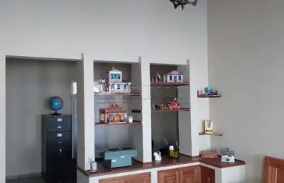 Casa com 2 quartos à venda na Rua Demétrio Calfat, 660, Centro, Dourado