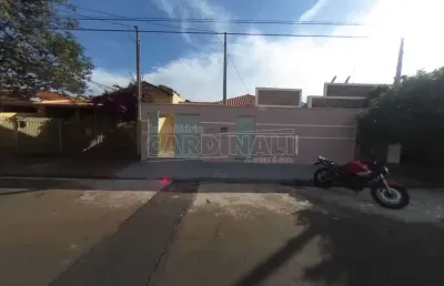 Casa com 3 quartos para alugar na Rua Jesuíno de Arruda, 3245, Jardim São Carlos, São Carlos