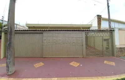 Casa com 3 quartos para alugar na Rua Padre Teixeira, 1563, Centro, São Carlos
