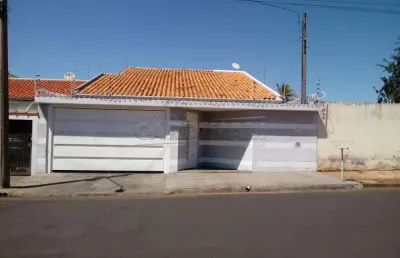 Casa com 3 quartos à venda na Avenida Engenheiro Edmundo Busch Varella, 768, Jardim das Estações (Vila Xavier), Araraquara