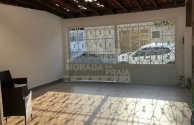 Sobrado geminado no canto do forte, 3 dormitórios, 2 vagas, confira na imobiliária em praia grande.