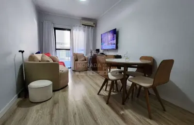 Apartamento grande na guilhermina, 1 dormitório, sacada, vaga, confira em praia grande.