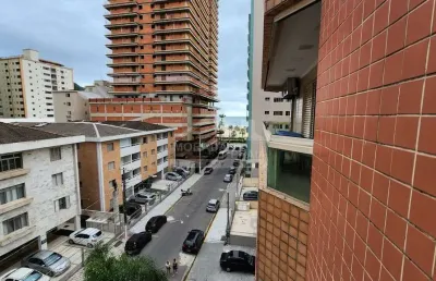 Apartamento mobiliado e enorme no forte, 2 dormitórios, lazer, confira em praia grande.