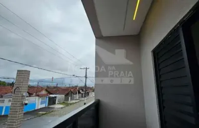 Triplex na mirim, 3 dormitórios, quintal, venha conferir na imobiliária em praia grande.
