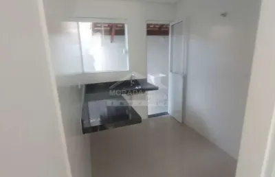 Térrea em condomínio, 400 metros da praia no bairro maracanã!