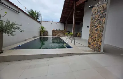 Casa isolada e maravilhosa no forte, 6 dormitórios, piscina, edícula, confira em praia grande.