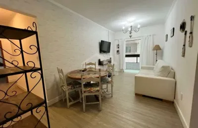 Apartamento mobiliado na guilhermina, 2 dormitórios, sacada, 100 metros mar, só em praia grande.