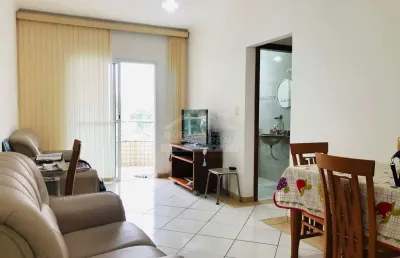Apartamento na guilhermina, 2 dormitórios, sacada, lazer, confira na imobiliária em praia grande.