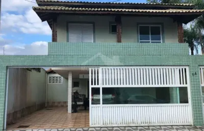 Casa de condominio sobreposta apenas 50 metros da praia no jardim real