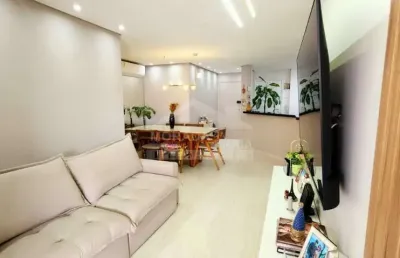 Apartamento mobiliado na guilhermina, 2 suítes, terraço gourmet, lazer em praia grande.