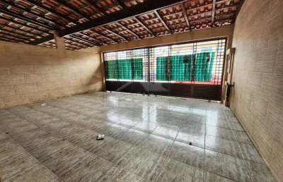 Sobrado mobiliado no centro do boqueirão, 3 dormitórios, quintal, confira em praia grande.