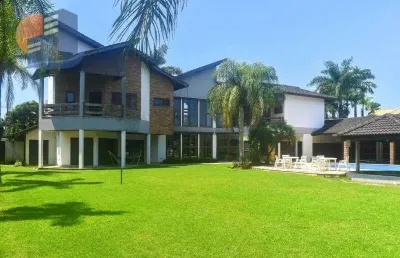 Casa em condomínio frente praça e esquina no  guarujá