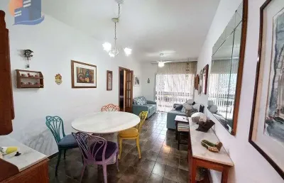 Apto de frente com ampla sacada região dos restaurantes!
