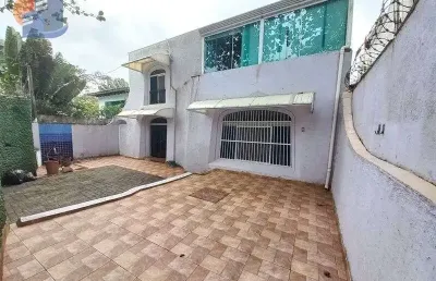 Casa excelente próximo ao golf club pernambuco - guarujá.