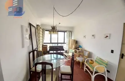 Apartamento cobertura a 350 metros até a praia da enseada.