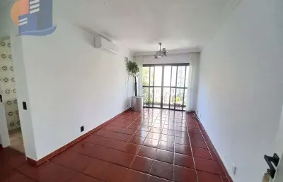 Região do tortuga rua tranquila com lazer no prédio.
