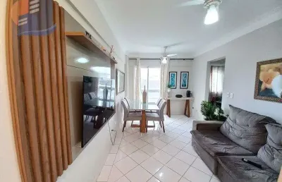Andar alto com sacada pequena vista ao mar. prédio com lazer!