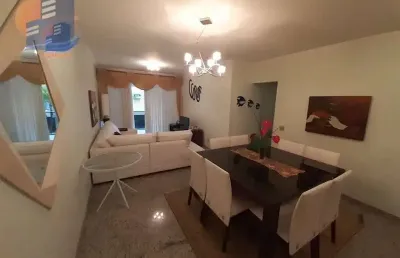 Amplo apartamento a poucos metros da praia enseada.