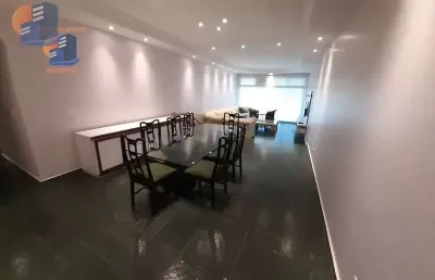 Apartamento enorme a 200 metros do mar praia da enseada guarujá.