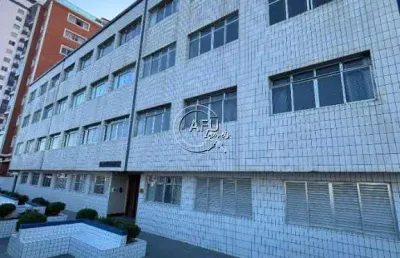 Apartamento a venda no boqueirão-pg
contem 02 dormitórios, sala, cozinha, banheiro.
01 vaga de garagem.
prédio na melhor localização com saída bilateral com saída diretamente para a praia
e localizado