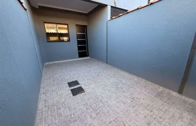 Casa com 2 quartos à venda na Rua Esmeralda, 51, Balneário Esmeralda, Praia Grande
