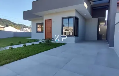 Casa com 03 dormitórios, 1 suíte, hidromassagem, 2 vagas de garagem a venda no bairro bela vista