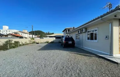 Casa com 3 quartos à venda na Rua Blumenau, 1, Bela Vista, Palhoça