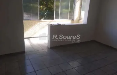 Apartamento com 2 quartos à venda na rua alexandre gasparoni, marechal hermes, rio de janeiro, 70 m2 por r$ 255.000