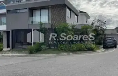 Casa em condomínio fechado com 5 quartos à venda na rua desembargador wellington jones paiva, vargem pequena, rio de janeiro, 420 m2 por r$ 2.100.000