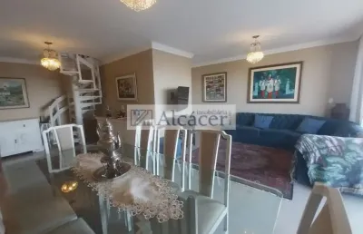 Cobertura triplex - em excelente localização e espetacular incidência de sol.