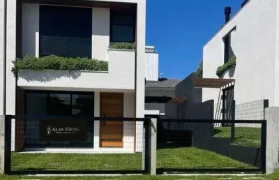 Casa com 2 quartos à venda na Rua Manoel De Amorim, 45, Macacu, Garopaba