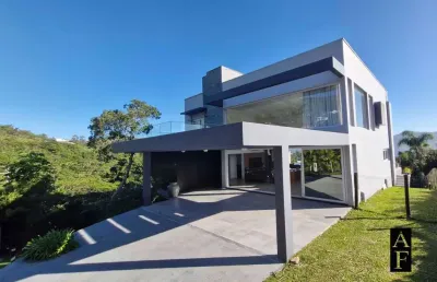 Casa de alto padrão em garopaba na praia da ferrugem
