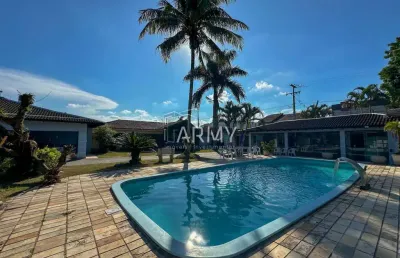 Casa com 4 quartos à venda na rua treze de maio, 113, estradinha, paranaguá, 296 m2 por r$ 1.500.000