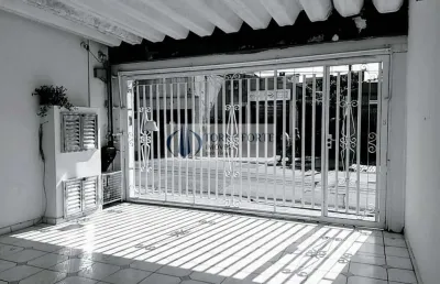 Sobrado com 3 dormitórios, 2 banheiros, 2 vagas de garagem, pauliceia
