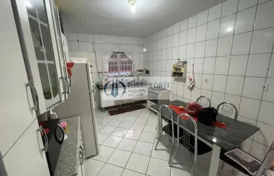 Casa terrea com 2 dormitorios 1 suite 1 vaga coberta vila buenos aires.