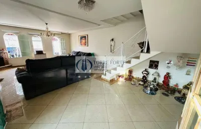 Maravilhoso sobrado 3 dormitórios, 1 suíte , 3 vagas com piscina