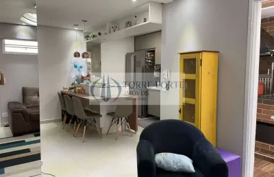 Excelente casa em condomínio, 2 suítes, 2 vagas de garagem!!