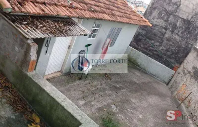 Terreno com casa construida com 350 metros no parque do carmo.