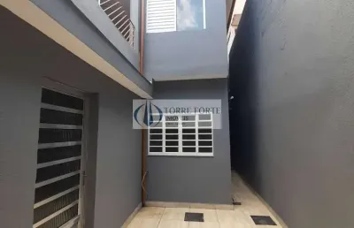 Linda casa com 3 dormitórios, sacada e 2 vagas na vila medeiros