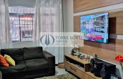 Linda casa com 3 dormitórios, varanda e 2 vagas em sítio morro grande