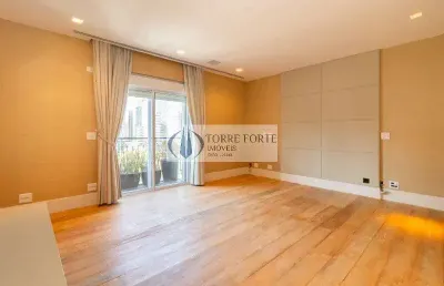 Lindo apartamento com 2 dormitórios, sacada e 6 vagas no itaim bibi