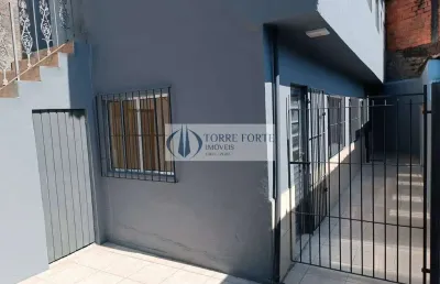 Terreno com 4 casas, 1 vaga de garagem para moradia ou renda em guaianases