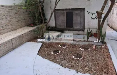 Ótima casa 2 dormitórios , 2 banheiros,  2 vagas com terreno de 200 metros
