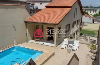 Sobrado maravilhoso com piscina, área de lazer, simplesmente incrível!!