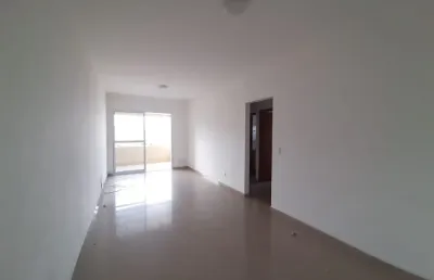 Pompéia locação excelente apartamento 3 dormitórios poucos metros do mar!!!